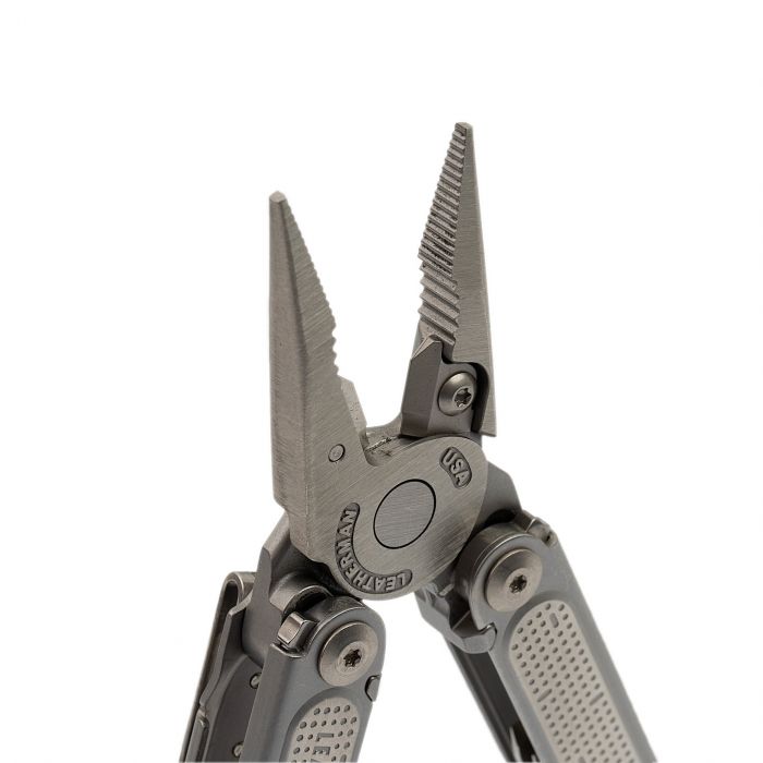 Мультитул Leatherman FREE P2 с нейлоновым чехлом, 19 функций